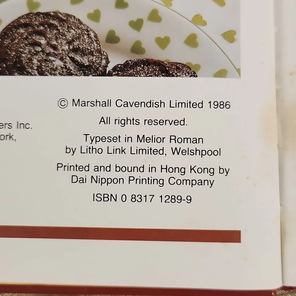 Chocolate Cookbook by Carolyn Humphries